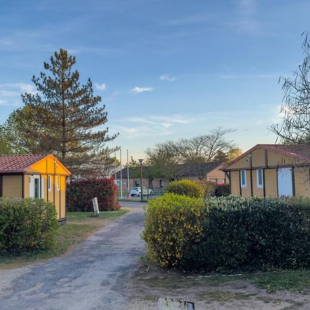 Onlycamp Camping le Champ d'été Reyssouze Esterno foto